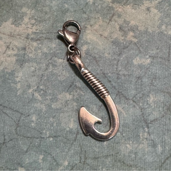 HAWAIIAN FISH HOOK ZIPPER PULL - Picture 1 of 5